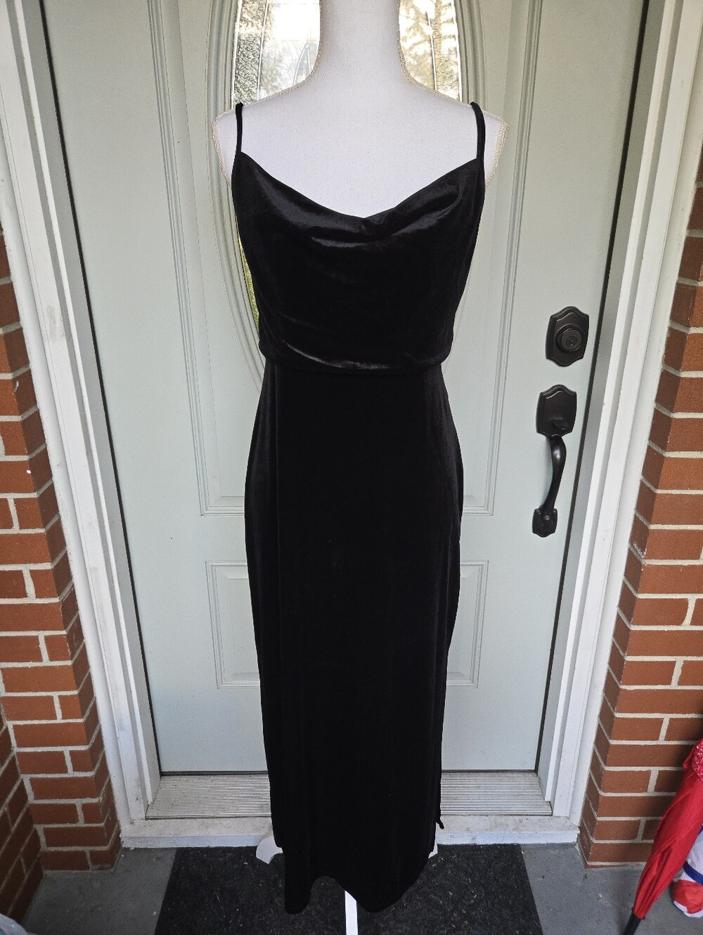 TAYLOR Black Velvet Midi Dress